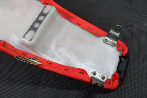 2004 HONDA CRF250R OEM SEAT SADDLE 77100-KRN-730