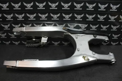2005 HONDA CR125R 05-07 OEM SWINGARM SWING ARM SUSPENSION 52200-KSR-710