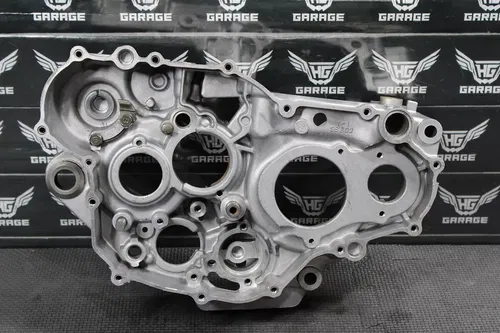 2002 YAMAHA WR426F YZ426F OEM RIGHT ENGINE MOTOR CRANKCASE CRANK CASES BLOCK