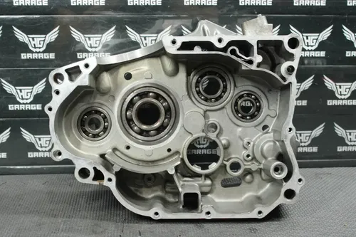 2006 99-06 YAMAHA TTR250 OEM LEFT RIGHT ENGINE MOTOR CRANKCASE CRANK CASES BLOCK