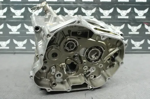 2006 99-06 YAMAHA TTR250 OEM LEFT RIGHT ENGINE MOTOR CRANKCASE CRANK CASES BLOCK