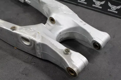 2001 YAMAHA YZ250 2T OEM SWINGARM SWING ARM SUSPENSION 5UN-22110-00-00