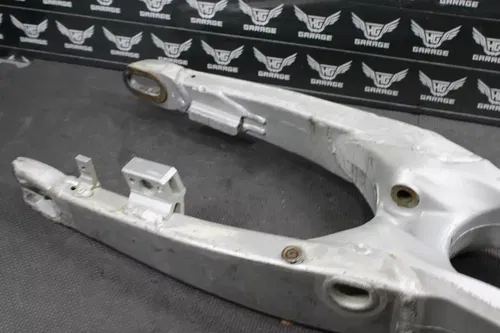 2001 YAMAHA YZ250 2T OEM SWINGARM SWING ARM SUSPENSION 5UN-22110-00-00
