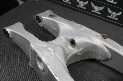 2001 YAMAHA YZ250 2T OEM SWINGARM SWING ARM SUSPENSION 5UN-22110-00-00