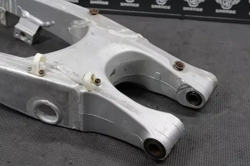 2001 YAMAHA YZ250 2T OEM SWINGARM SWING ARM SUSPENSION 5UN-22110-00-00