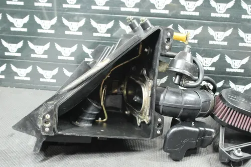 2006 99-06 YAMAHA TTR250 OEM AIRBOX INTAKE AIR CLEANER CASE 4GY-14401-01-00