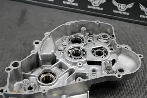 1996 SUZUKI RM125 OEM RIGHT ENGINE MOTOR CRANKCASE CRANK CASES BLOCK READ DESC!