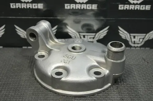 1999 2000 YAMAHA YZ250 OEM ENGINE MOTOR CYLINDER HEAD COVER DOME CHAMBER.