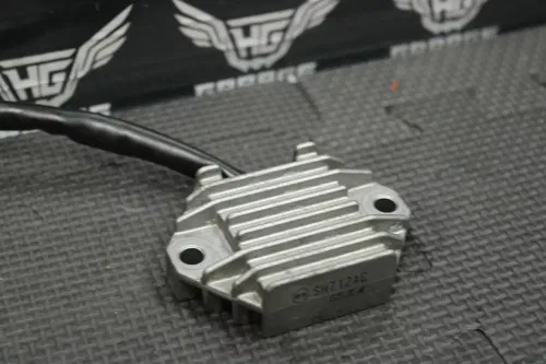 2006 YAMAHA 03-06 WR250F WR450F OEM RECTIFIER VOLTAGE REGULATOR 5TJ-81960-02-00