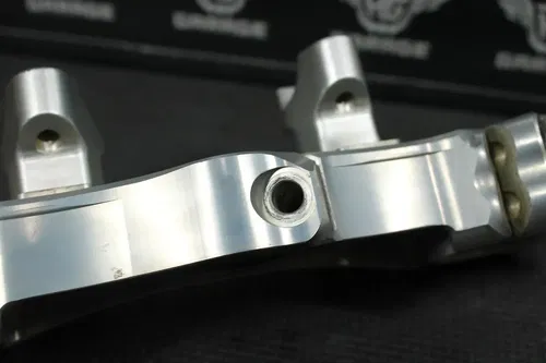 2007 KTM 250 SXF OEM BILLET FRONT FORK UPPER TRIPLE TREE BAR CLAMP 59401034019