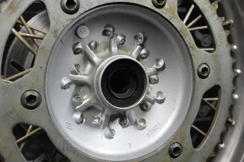 2006 YAMAHA TTR250 18 X 2.15 OEM REAR BACK WHEEL RIM 4GY-25311-00-35