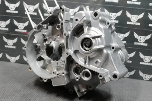 2016 12-17 HONDA CRF150F OEM LEFT RIGHT ENGINE MOTOR CRANKCASE CRANK CASES BLOCK