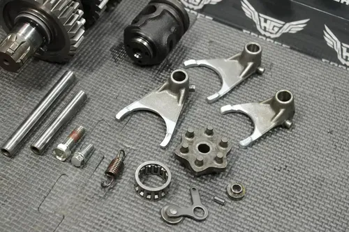 1992 91-94 KAWASAKI KDX250 OEM ENGINE TRANSMISSION TRANNY ASSEMBLY GEARS 13127-1