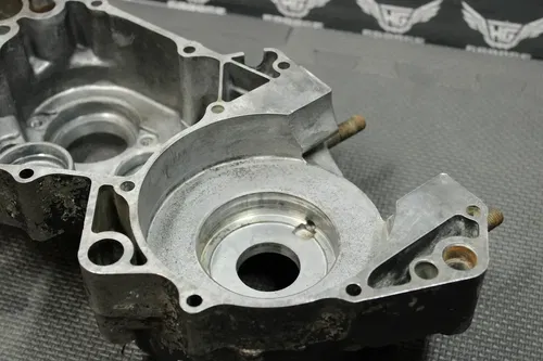 1985 HONDA CR250R OEM LEFT ENGINE MOTOR CRANKCASE CRANK CASES BLOCK
