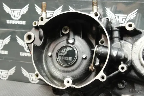 1985 HONDA CR250R OEM LEFT ENGINE MOTOR CRANKCASE CRANK CASES BLOCK