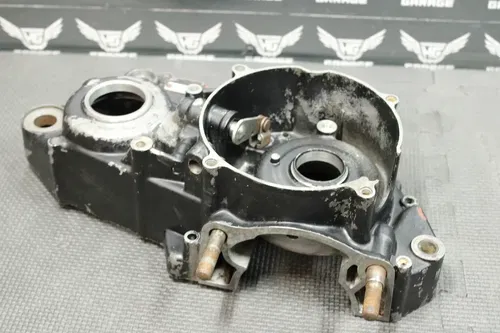 1985 HONDA CR250R OEM LEFT ENGINE MOTOR CRANKCASE CRANK CASES BLOCK