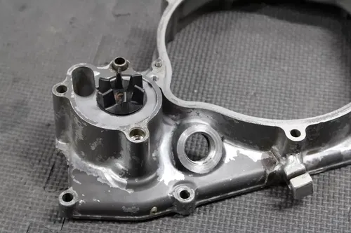 1997 SUZUKI RM125 MODEL V ENGINE MOTOR INNER CLUTCH COVER WATERPUMP11340-43811