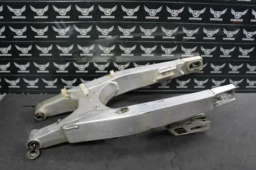 2002 HONDA CRF450R OEM SWINGARM SWING ARM SUSPENSION 52200-MEB-000