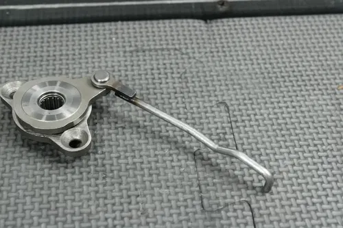 2003 SUZUKI RM85 RM85L OEM ENGINE POWERVALVE EXHUAST VALVE LINKAGE GOVERNOR