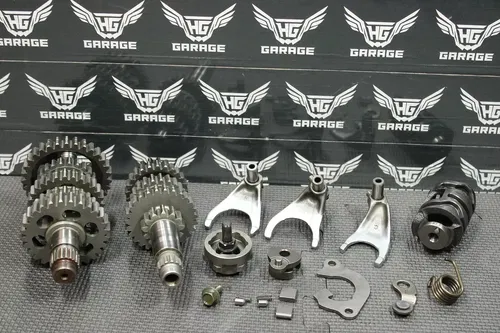 2001 YAMAHA YZ250F OEM ENGINE TRANSMISSION TRANNY ASSEMBLY GEARS