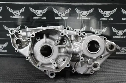 1998 SUZUKI RM250 OEM LEFT RIGHT ENGINE MOTOR CRANKCASE CRANK CASES BLOCK