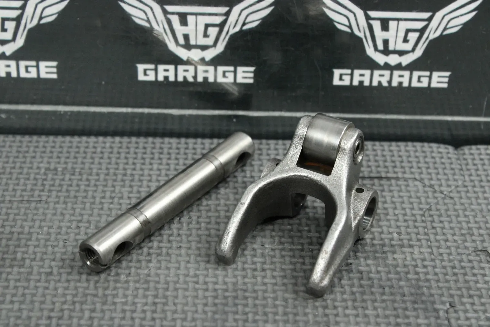 2007 HONDA 04-07 CRF250R OEM ENGINE CYLINDER HEAD EXHAUST ROCKER ARM SHAFT