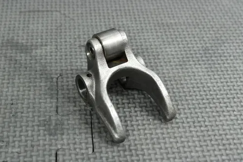 207 HONDA 04-07 CRF250R ENGINE CYLINDER HEAD EXHAUST ROCKER ARM SHAFT