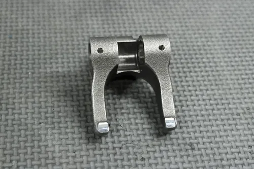 207 HONDA 04-07 CRF250R ENGINE CYLINDER HEAD EXHAUST ROCKER ARM SHAFT