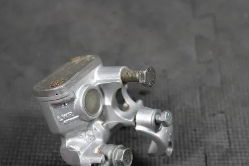 1997 SUZUKI RM250 OEM NISSIN FRONT BRAKE CALIPER MASTER CYLINDER 59300-36E00