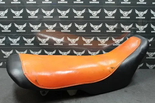 1985 HONDA CR125R CR250R OEM SEAT SADDLE 77100-KA3-830