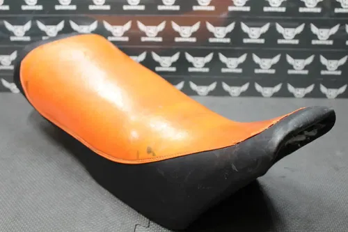 1985 HONDA CR125R CR250R OEM SEAT SADDLE 77100-KA3-830