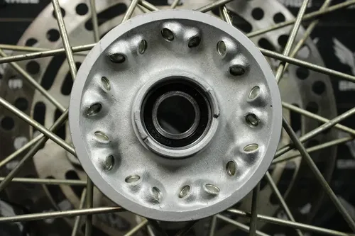 2007 SUZUKI DRZ400S DRZ400SM OEM FRONT 21" WHEEL RIM HUB.