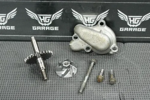 2006 HONDA 05-07 CR85R CR85RB OEM ENGINE WATER PUMP W HOUSING 19221-GBF-B40