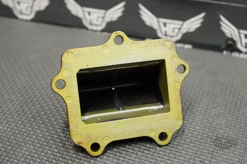2001 97-01 YAMAHA YZ250 OEM INTAKE REED BLOCK ASSEMBLY 4XL-13610-00-00
