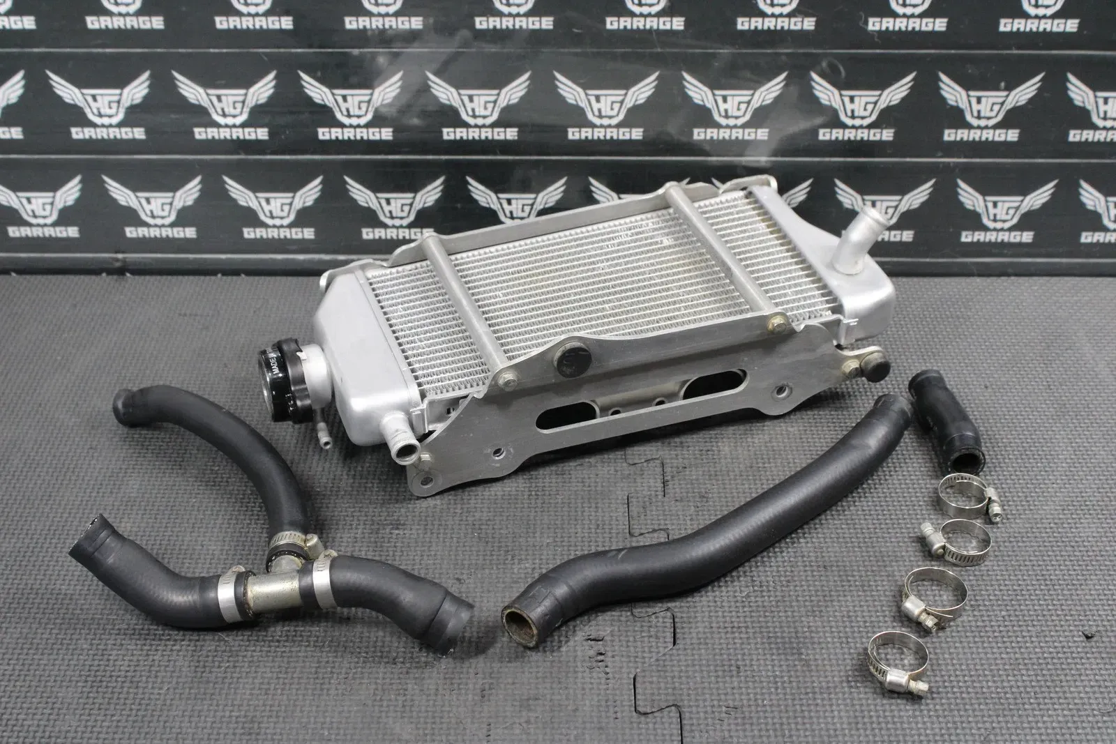 2006 YAMAHA YZ250F OEM RIGHT ENGINE MOTOR COOLING COOLER RADIATOR