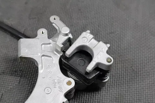 1999 YAMAHA YZ400F OEM NISSIN REAR BACK BRAKE CALIPER MASTER CYLINDER LEVER