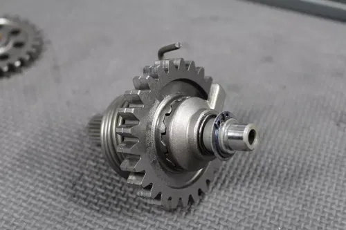 2004 KAWASAKI KX250 2T OEM KICKSTART KICK START SHAFT W IDLER GEAR SPINDLE NICE!