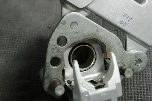 1998 SUZUKI RM80 RM85 RM85L OEM REAR BACK BRAKE CALIPER 69100-02B44-999
