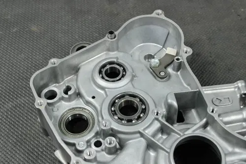 1999 99-02 HONDA CR125R OEM RIGHT ENGINE MOTOR CRANKCASE CRANK CASES BLOCK