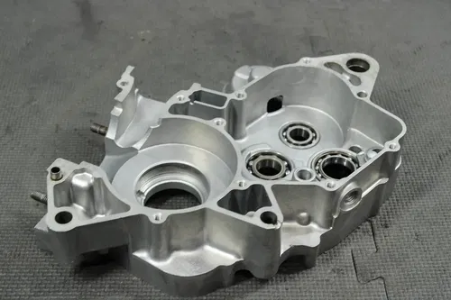 1999 99-02 HONDA CR125R OEM RIGHT ENGINE MOTOR CRANKCASE CRANK CASES BLOCK