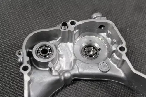 2004 KAWASAKI KX250 OEM ENGINE MOTOR INNER CLUTCH COVER NICE! 14032-0019