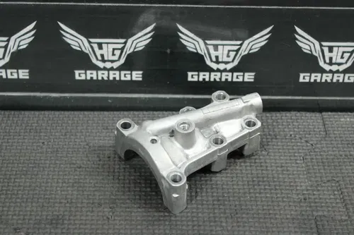 2005 YAMAHA YZ450F OEM ENGINE INTAKE CAMSHAFT CAP HOLDER 5XD-11102-00-00