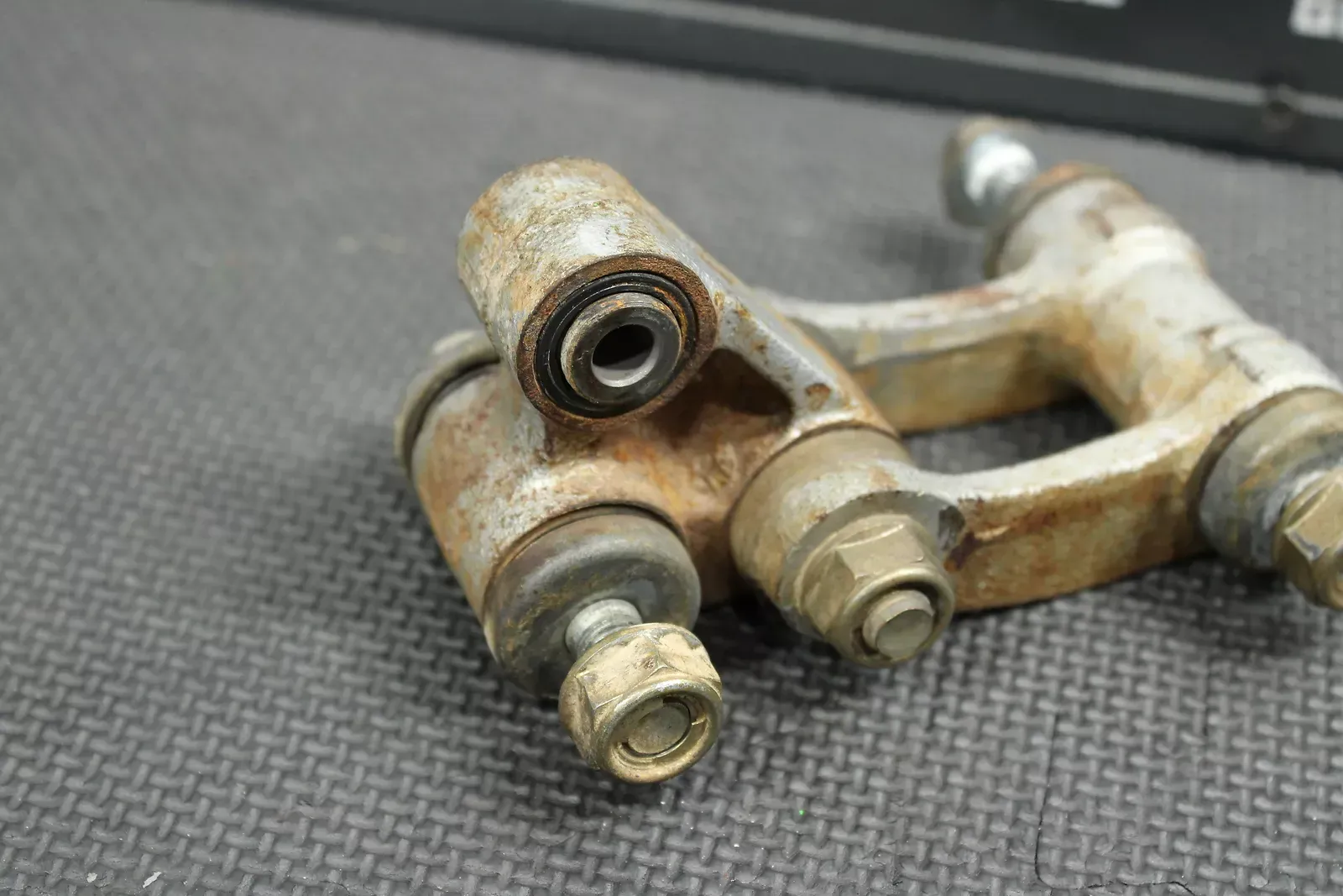 話題の行列 2001 HONDA XR100R OEM REAR SHOCK LINKAGE LINKS 52465-KN4-A60 リール