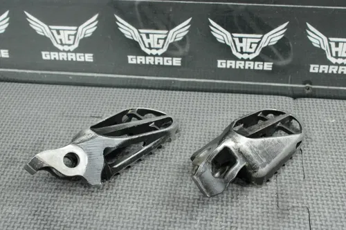 2002 HONDA CR125R OEM FOOT PEGS PEDALS FRAME STAND FOOTPEG PEDAL