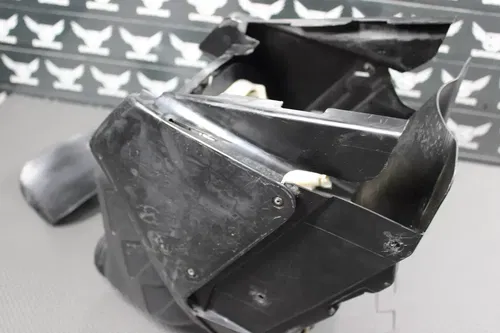 2002 SUZUKI RM250 K2 OEM AIRBOX INTAKE AIR CLEANER CASE 13700-37F10