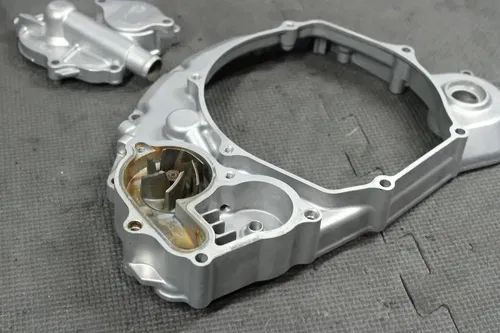 2005 SUZUKI 05-07 RMZ450 OEM ENGINE MOTOR INNER CLUTCH COVER WATERPUMP 11340-35G