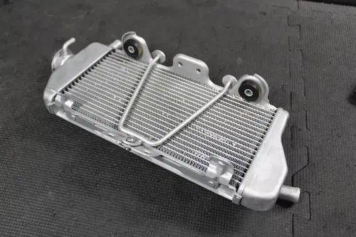 2007 YAMAHA 07-09 YZ450F OEM RIGHT ENGINE MOTOR COOLING COOLER RADIATOR