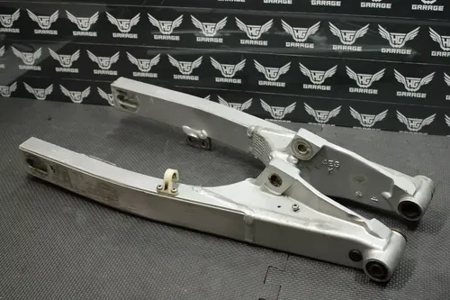 2000 YAMAHA 93-01 YZ80 2002 YZ85 OEM SWINGARM SWING ARM SUSPENSION 4ES-22110-01-