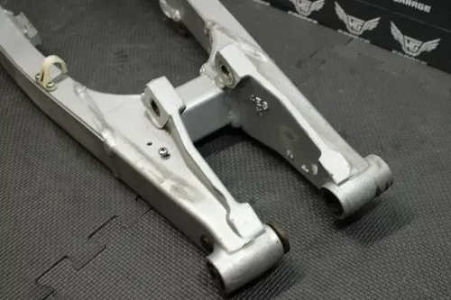 2000 YAMAHA 93-01 YZ80 2002 YZ85 OEM SWINGARM SWING ARM SUSPENSION 4ES-22110-01-