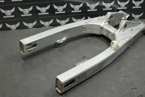 2000 YAMAHA 93-01 YZ80 2002 YZ85 OEM SWINGARM SWING ARM SUSPENSION 4ES-22110-01-